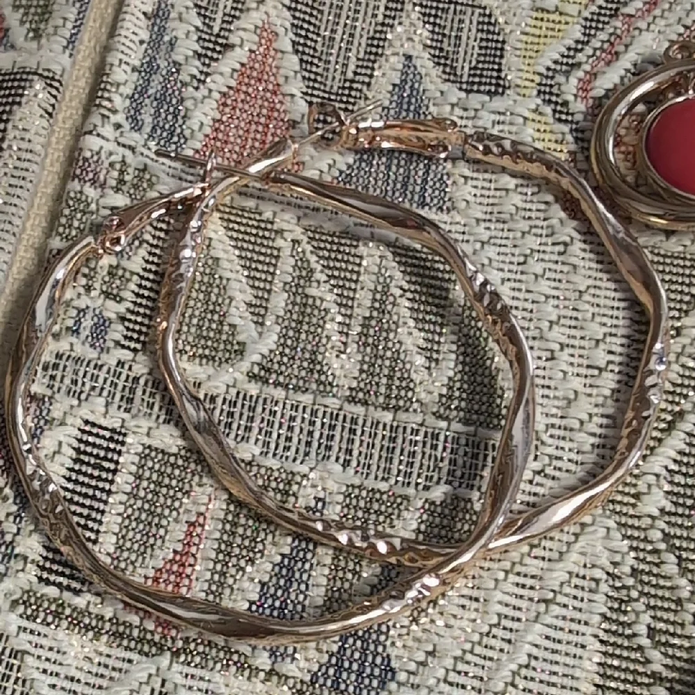 Vintage 7 Piece Gold Toned Earring Set - Picture 5 of 12